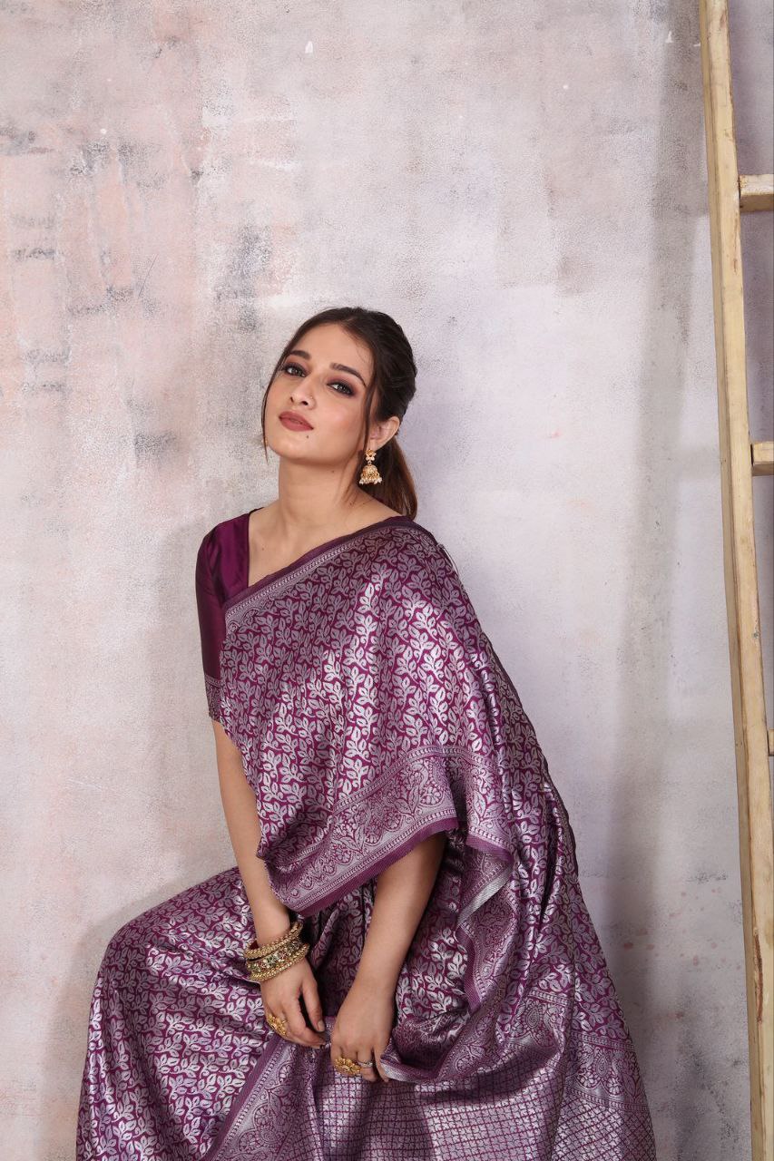 Joliya Elegant Purple Banarasi Silk Saree